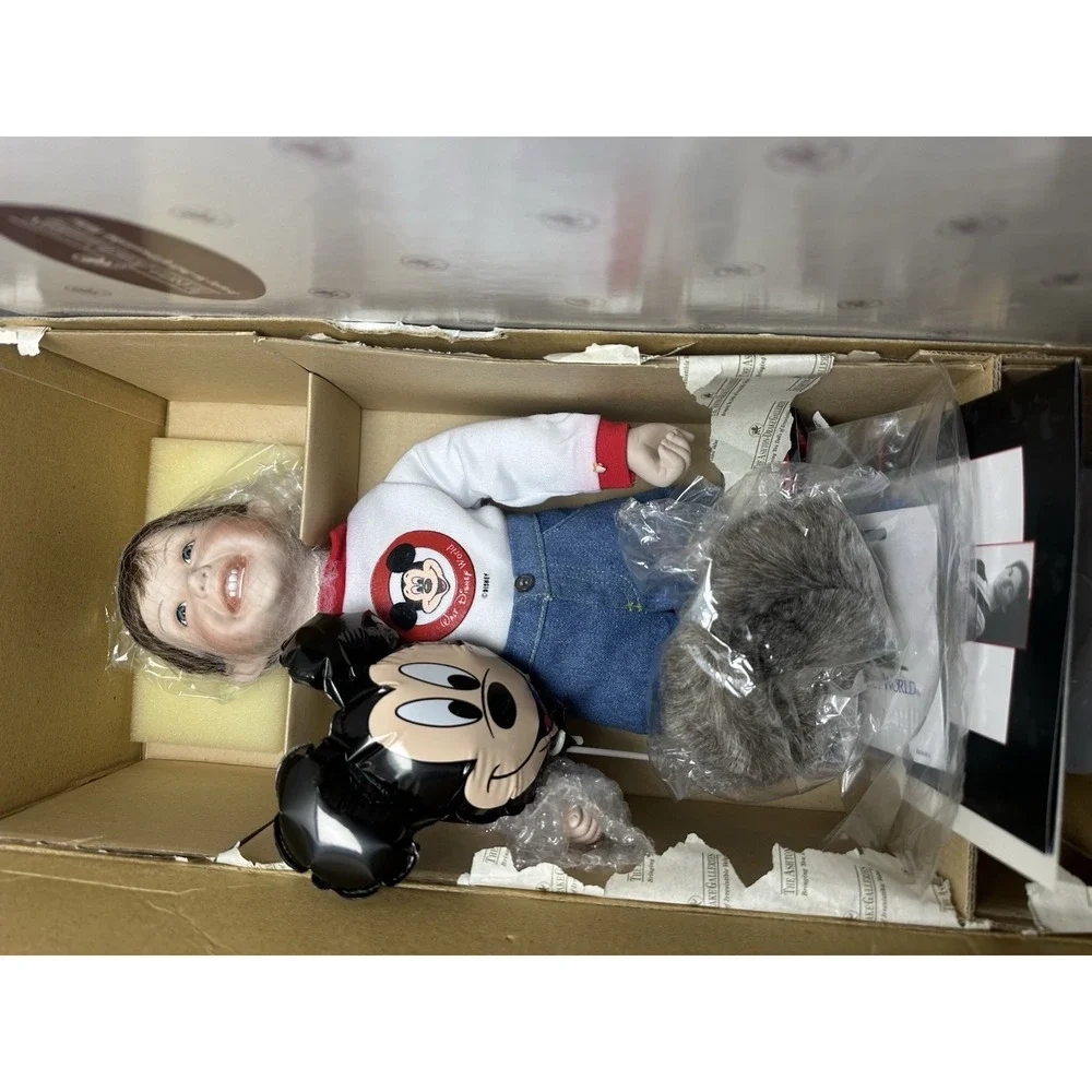 Vintage Ashton-Drake Walt Disney World Boy and Girl Porcelain Doll Set COA NEW